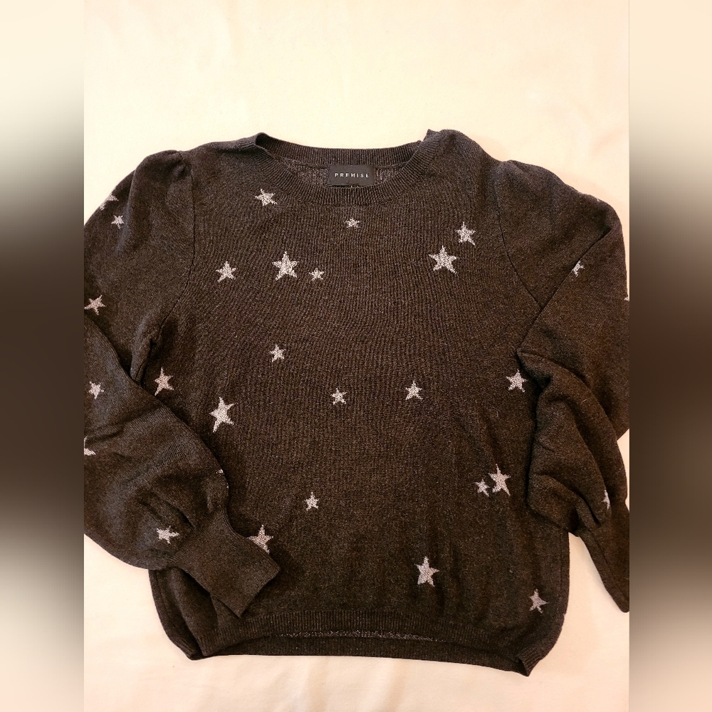 Premise women's sweater, size L